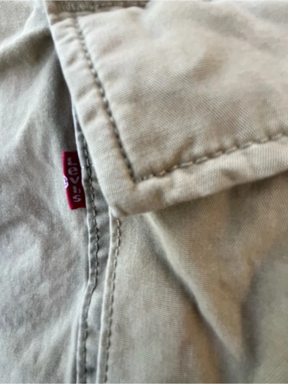 Levi Strauss 100% cotton tan cargo shorts waist 33